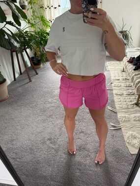 Lulu lemon hotty hot 4” low rise short